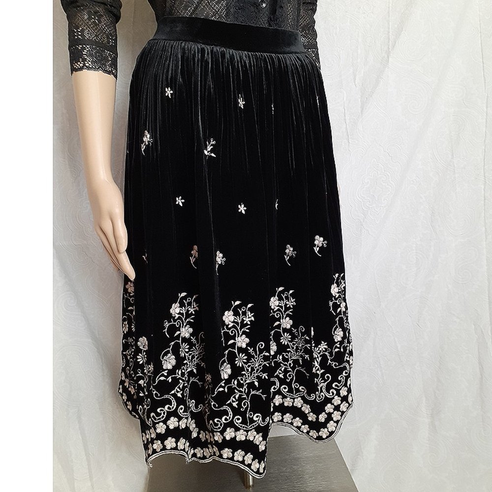 SKIRT: early 2000's black velvet embroidered skirt.